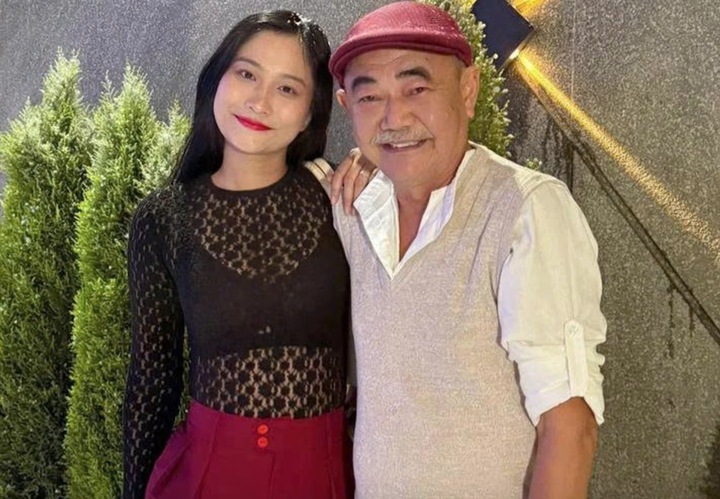 Nhan sắc cô gái kém 36 tuổi vừa cầu hôn NSND Việt Anh- Ảnh 2. Nhan sắc cô gái kém 36 tuổi vừa cầu hôn NSND Việt Anh- Ảnh 2.