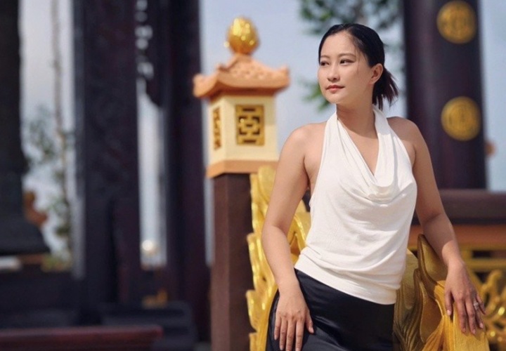Nhan sắc cô gái kém 36 tuổi vừa cầu hôn NSND Việt Anh- Ảnh 3. Nhan sắc cô gái kém 36 tuổi vừa cầu hôn NSND Việt Anh- Ảnh 3.