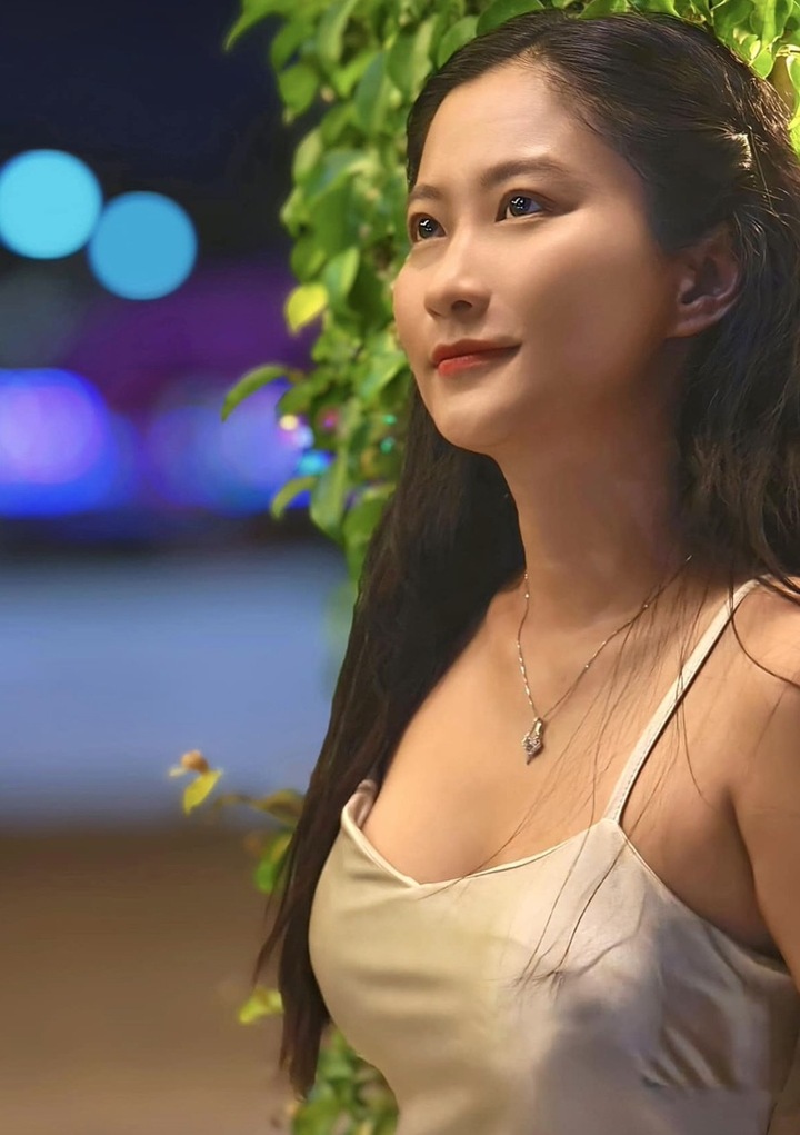 Nhan sắc cô gái kém 36 tuổi vừa cầu hôn NSND Việt Anh- Ảnh 5. Nhan sắc cô gái kém 36 tuổi vừa cầu hôn NSND Việt Anh- Ảnh 5.