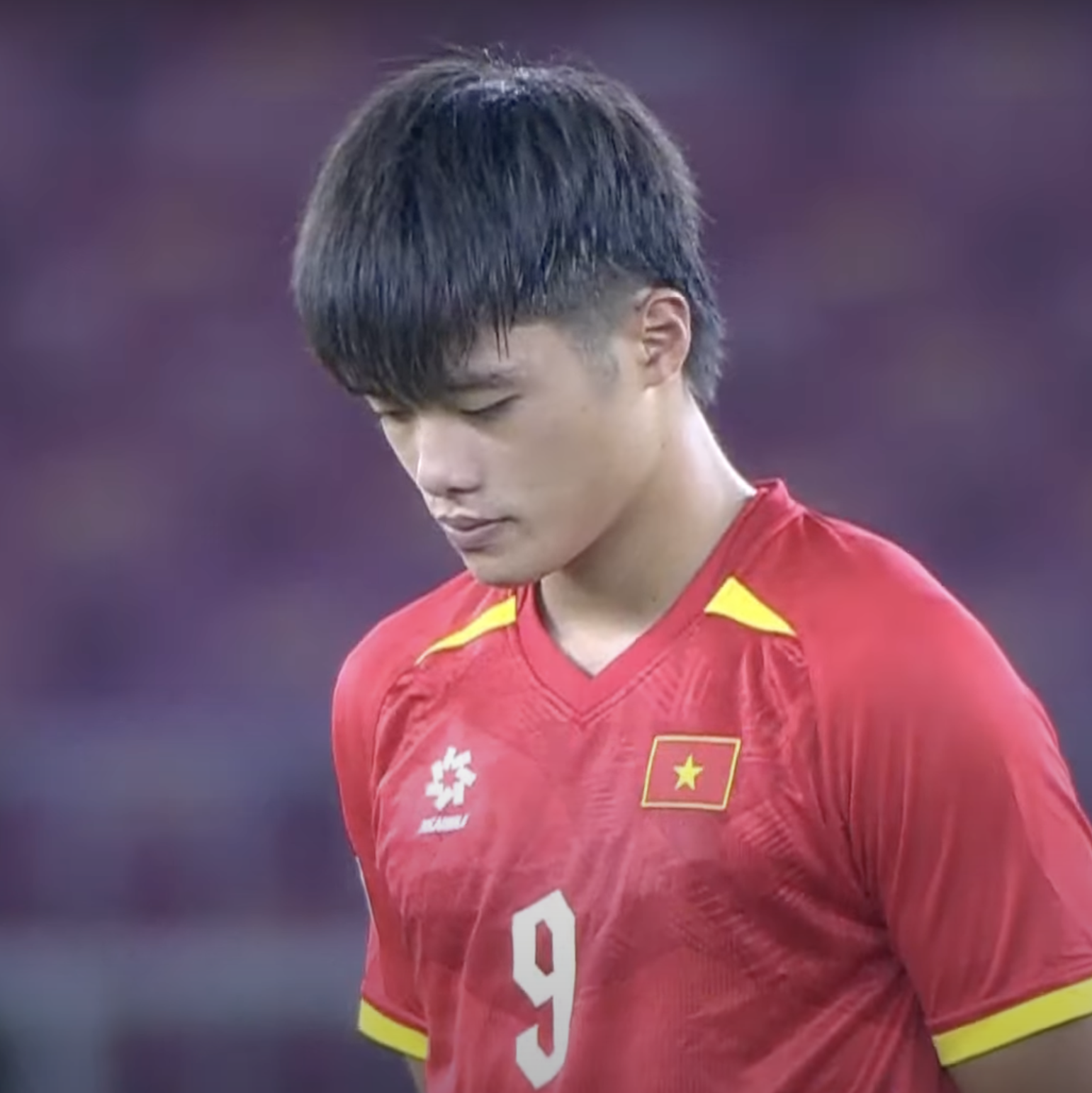 Xúc động U23 Việt Nam dành một phút tưởng niệm nạn nhân vụ lật tàu ở Quảng Ninh tại giải U23 Đông Nam Á- Ảnh 4. Xúc động U23 Việt Nam dành một phút tưởng niệm nạn nhân vụ lật tàu ở Quảng Ninh tại giải U23 Đông Nam Á- Ảnh 4.
