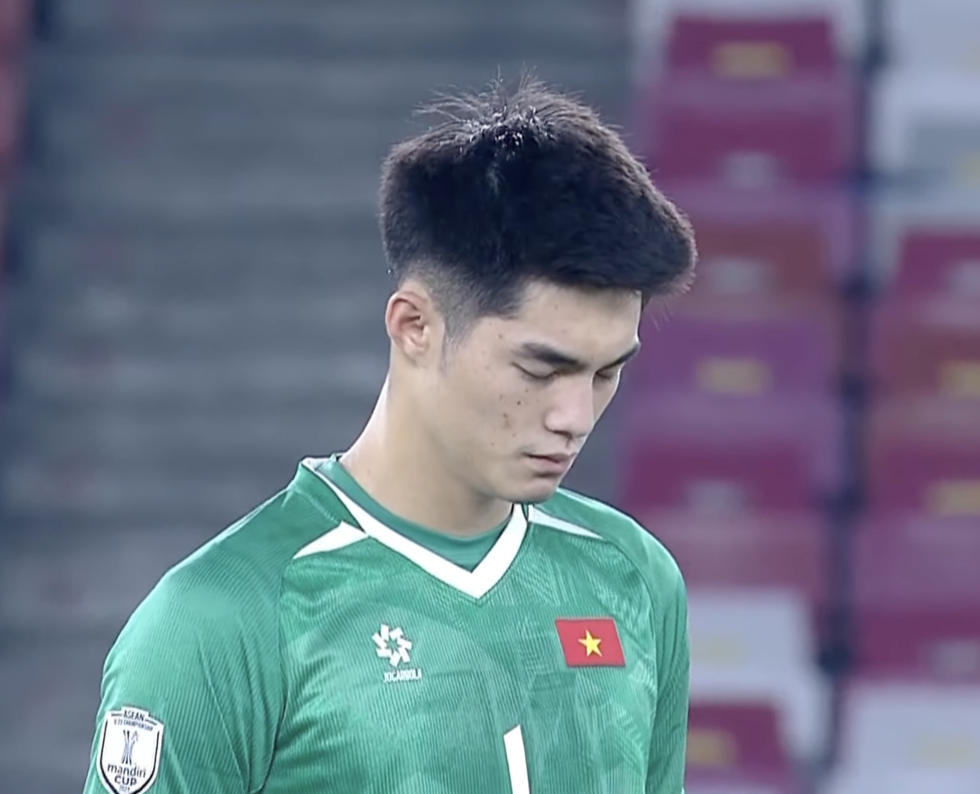 Xúc động U23 Việt Nam dành một phút tưởng niệm nạn nhân vụ lật tàu ở Quảng Ninh tại giải U23 Đông Nam Á- Ảnh 3. Xúc động U23 Việt Nam dành một phút tưởng niệm nạn nhân vụ lật tàu ở Quảng Ninh tại giải U23 Đông Nam Á- Ảnh 3.