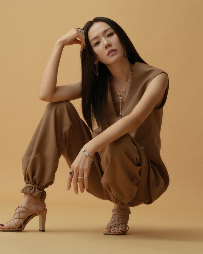 Son Ye Jin đóng phim mới với mỹ nhân Squid Game kém mình 19 tuổi: Nhan sắc không hề lép vế, bí quyết nhờ biết cách chăm sóc cơ thể thế này- Ảnh 8.