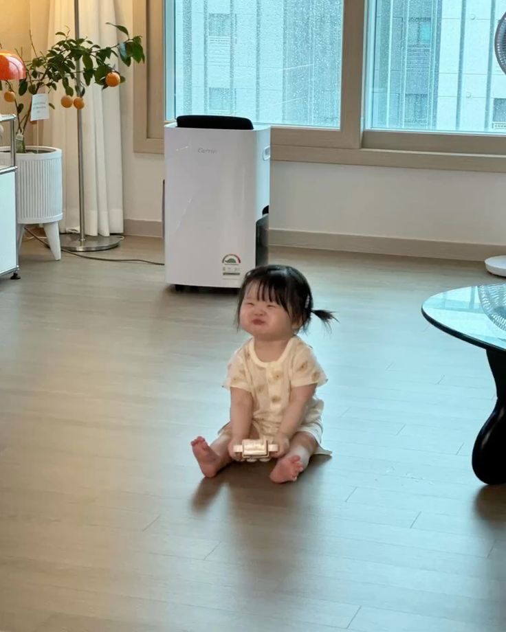 Con đòi hỏi bằng được nhưng cả thèm chóng chán: Phản ứng khác biệt của bố mẹ EQ thấp và bố mẹ EQ cao- Ảnh 1.