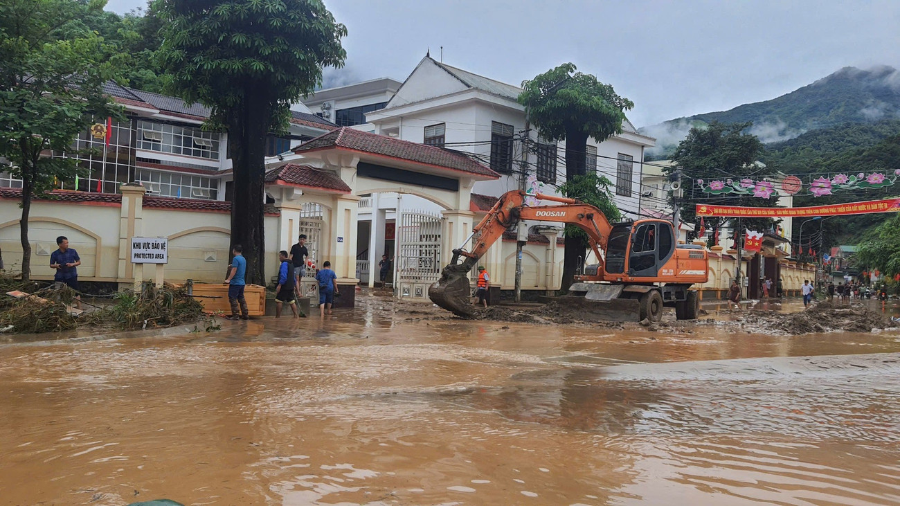 Những hình ảnh kinh hoàng trong trận lũ lịch sử ở miền Tây Nghệ An- Ảnh 12.