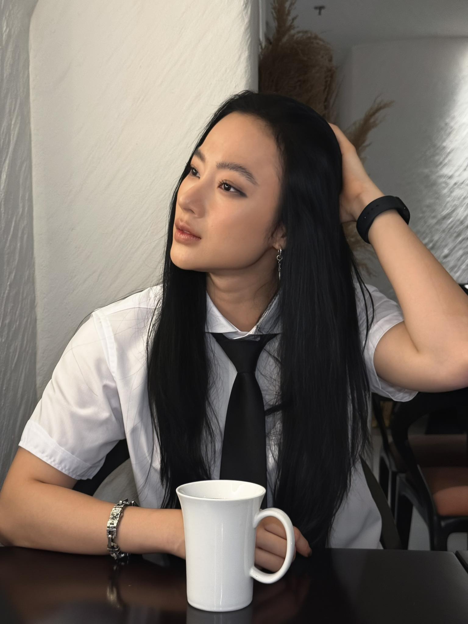 Angela Phương Trinh gây sốc khi công khai ôm ấp, tình tứ với gái lạ- Ảnh 6.