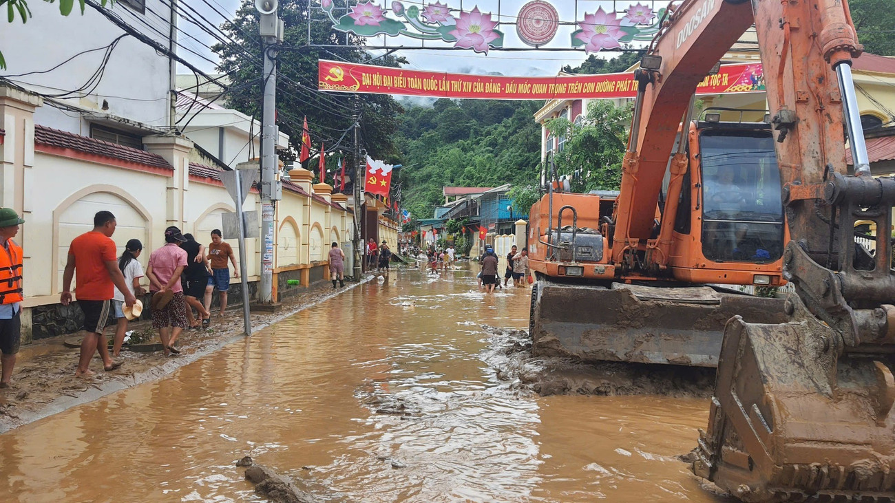 Những hình ảnh kinh hoàng trong trận lũ lịch sử ở miền Tây Nghệ An- Ảnh 14.