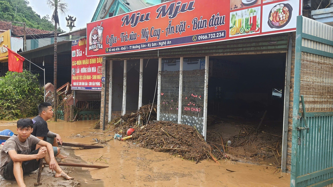 Những hình ảnh kinh hoàng trong trận lũ lịch sử ở miền Tây Nghệ An- Ảnh 15.