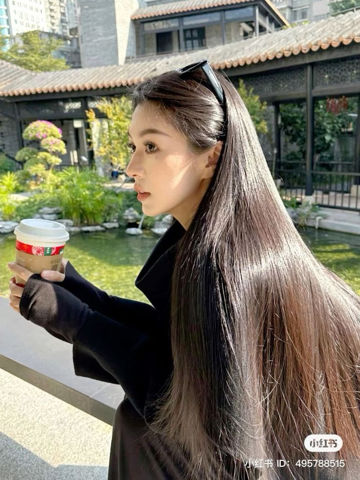 3 thói quen hoàn toàn MIỄN PHÍ giúp tóc mềm mượt và óng ả hơn- Ảnh 4.