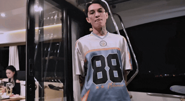 Rapper Bình Gold: Từng bị "cấm sóng" vì loạt MV dung tục, liên tục va chạm với HIEUTHUHAI- Ảnh 4.