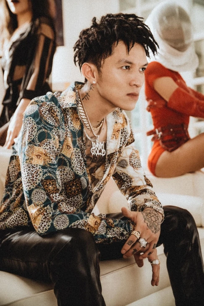 Rapper Bình Gold: Từng bị "cấm sóng" vì loạt MV dung tục, liên tục va chạm với HIEUTHUHAI- Ảnh 2.