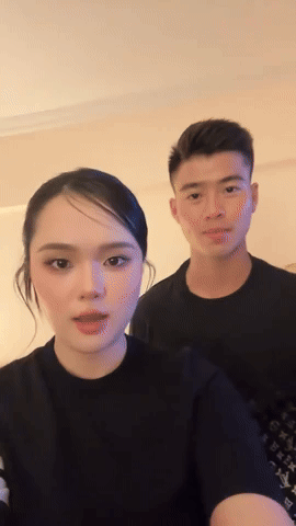 Nhiều lần bị chê mặc xấu, nay vợ Duy Mạnh 