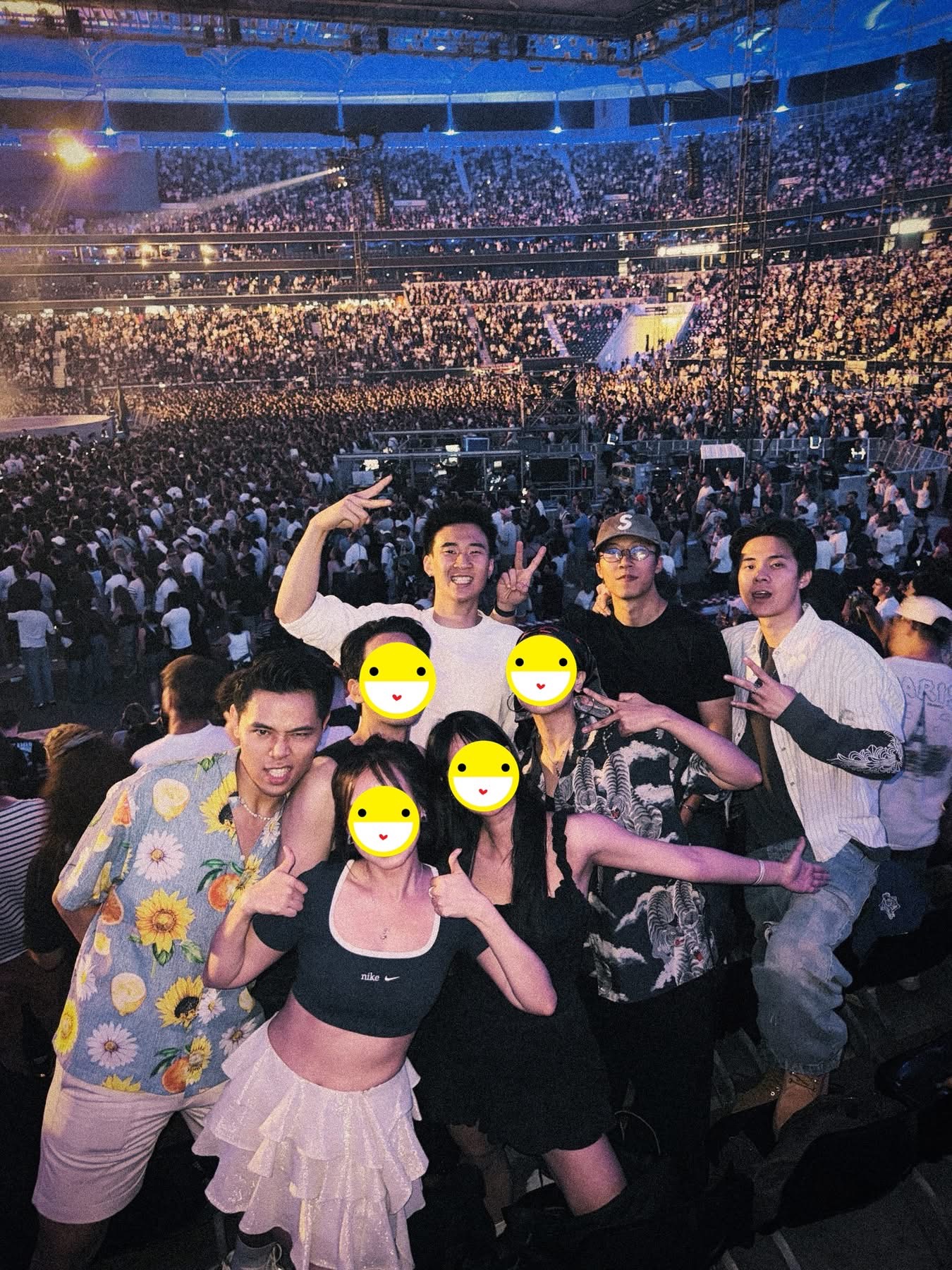 Cảnh tượng kinh hoàng bên trong concert - nơi TikToker Bốp và cặp song sinh đã đến xem trước khi thảm kịch xảy ra- Ảnh 3.