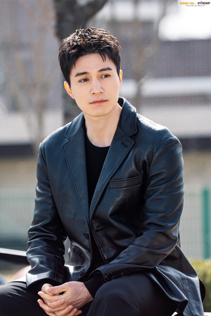 Nhan sắc giả dối của Lee Dong Wook- Ảnh 2. Nhan sắc giả dối của Lee Dong Wook- Ảnh 2.