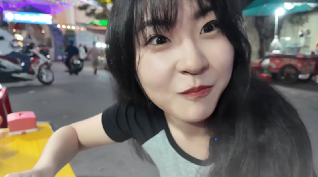 Khách Trung Quốc ngây ngất trước 1 món ăn vỉa hè ở Việt Nam, vét sạch bát không còn một giọt- Ảnh 3.