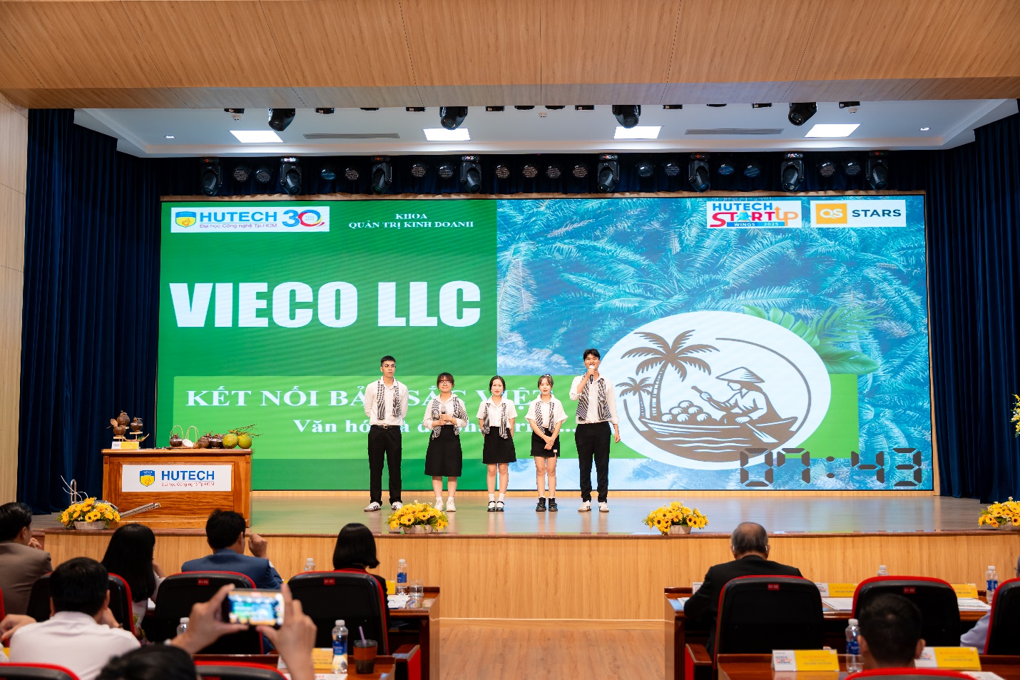 Học từ trải nghiệm thật: Sinh viên HUTECH “hô biến” ý tưởng thành giá trị thực- Ảnh 4.