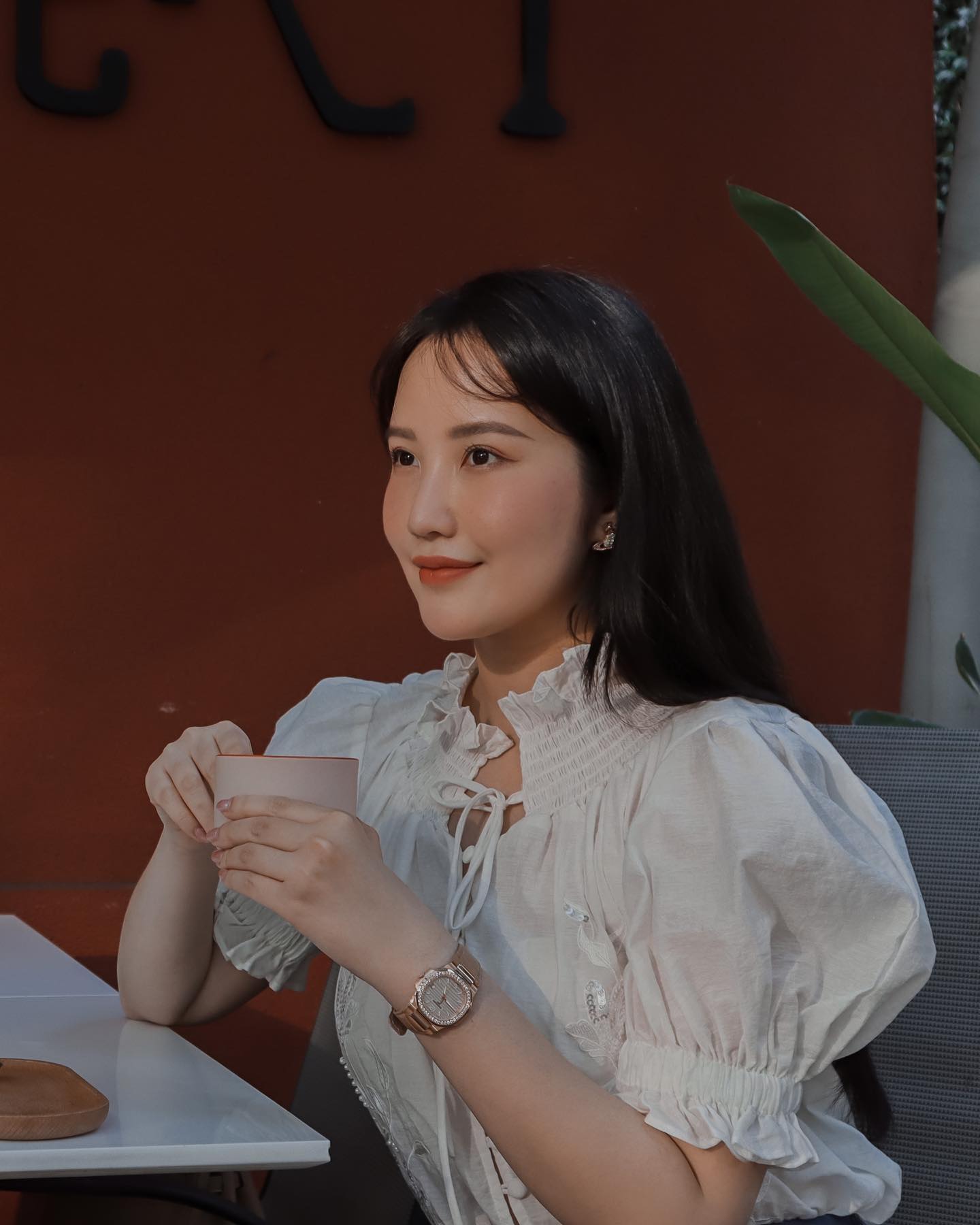 Người đẹp Vbiz là ái nữ gia tộc quyền quý, kết hôn với người thừa kế 