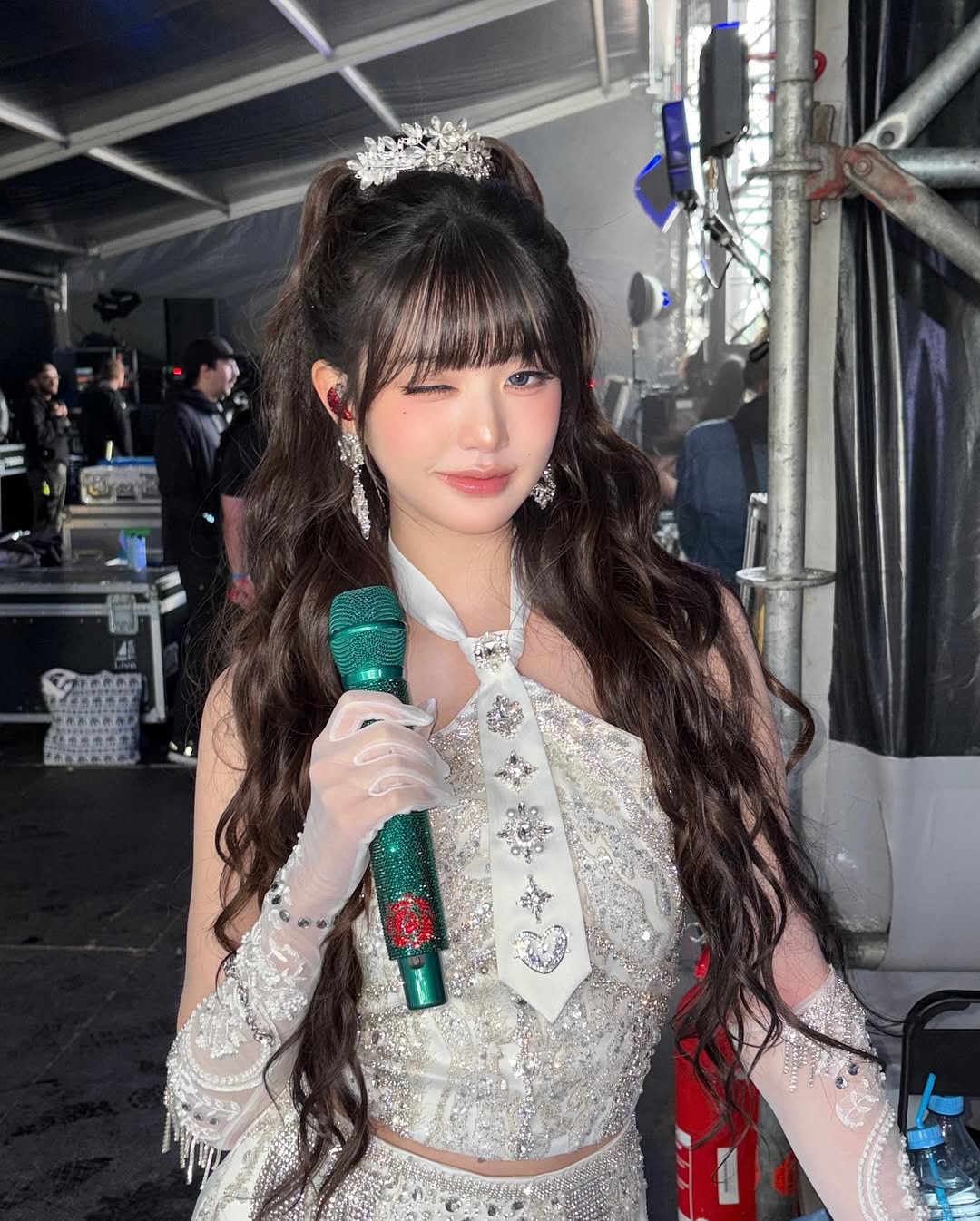 Công chúa Kpop không trang điểm ra đường, netizen Trung lập tức chê bai- Ảnh 15.