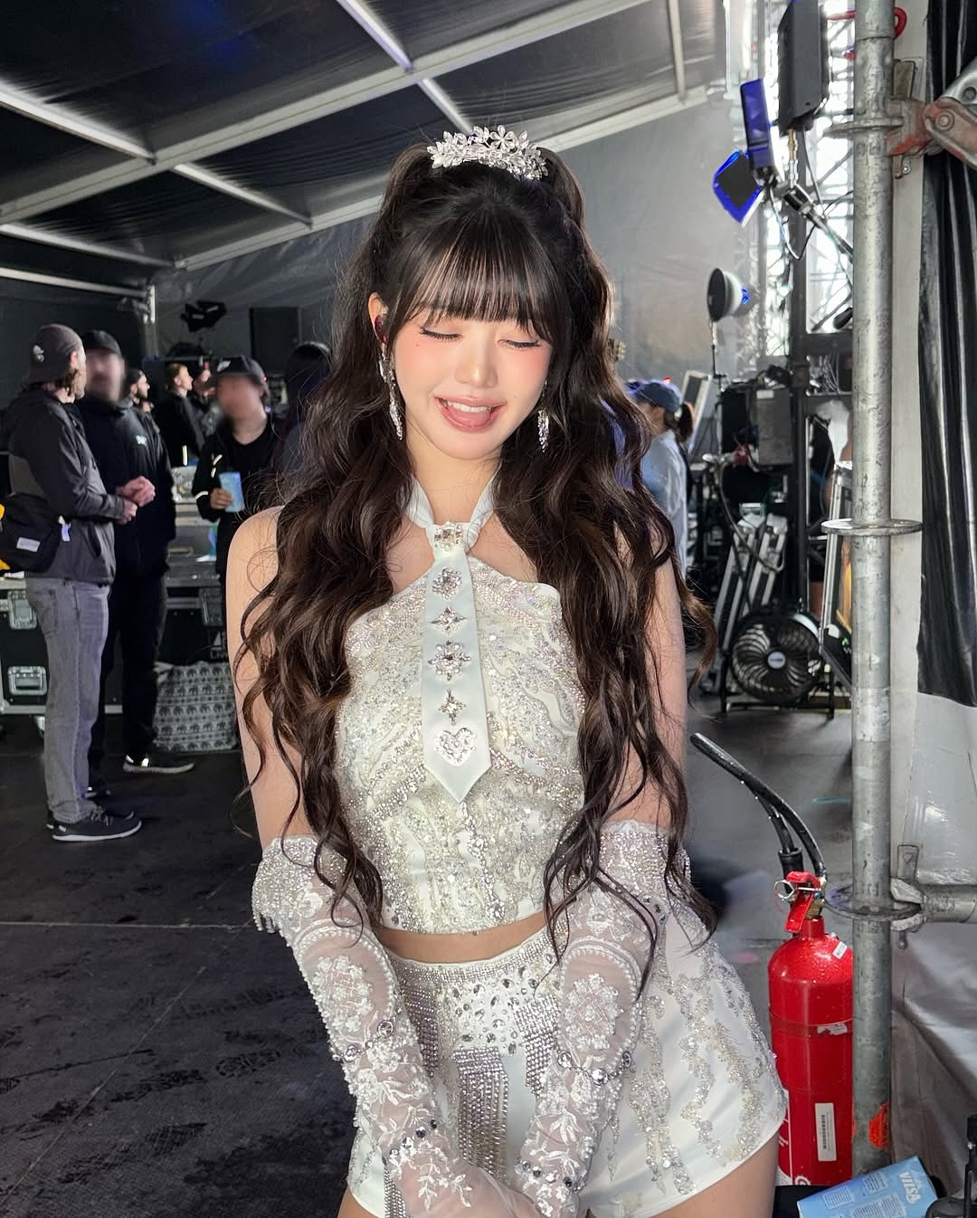 Công chúa Kpop không trang điểm ra đường, netizen Trung lập tức chê bai- Ảnh 16.