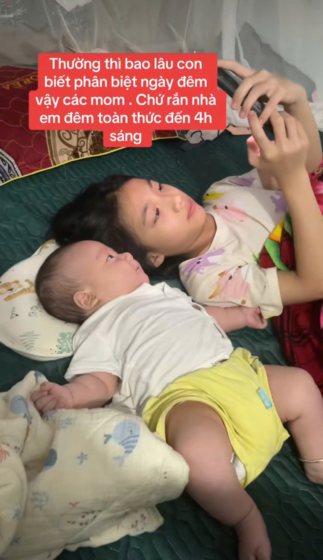 Khối nghỉ hè này lạ lắm: Nhìn cảnh vừa cưng vừa thương này sẽ hiểu vì sao các cụ nói 