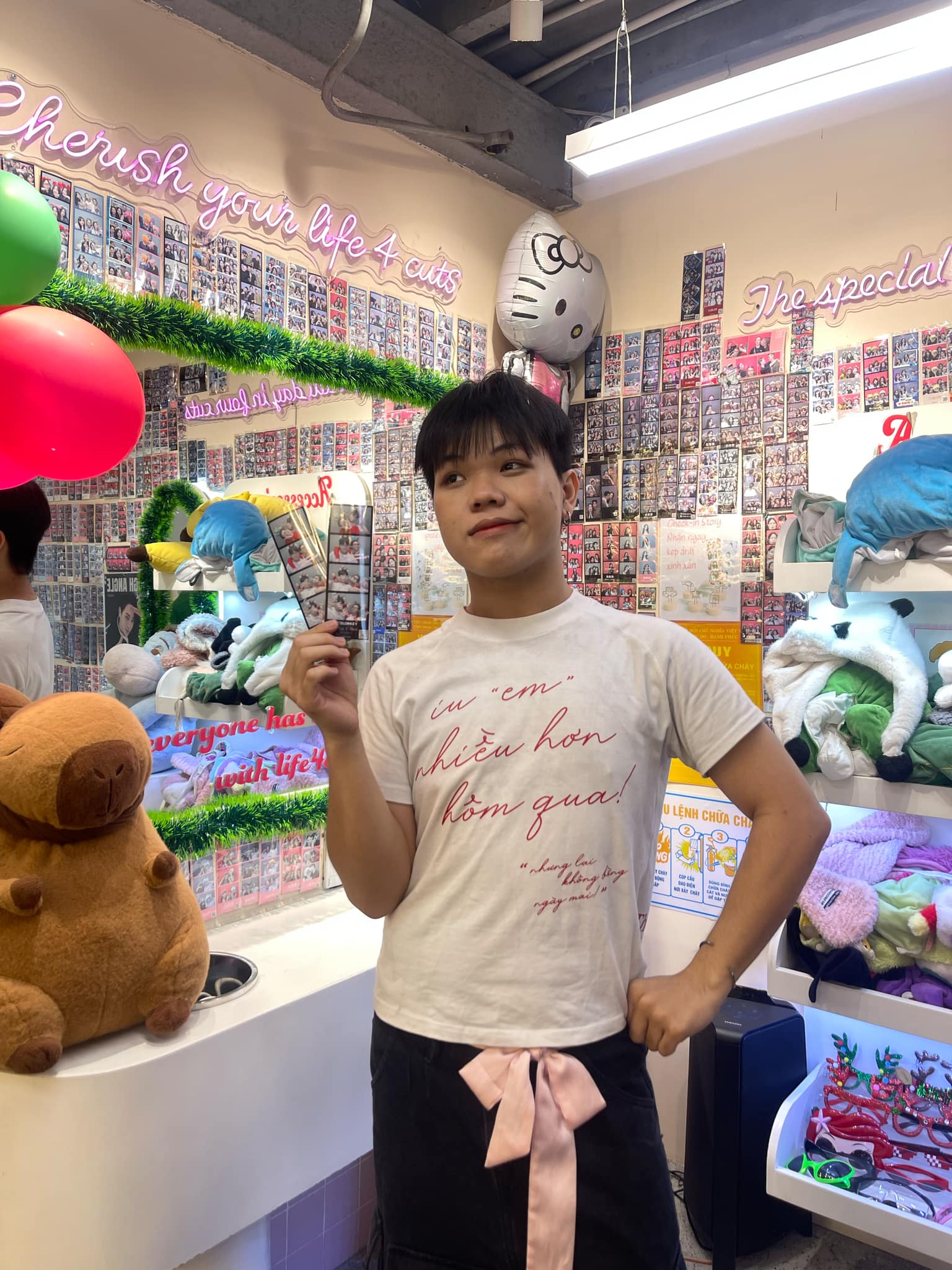 Cơn sốt photobooth quay trở lại và càn quét khắp nơi: Có nơi 150k/ảnh, xếp hàng đợi 8 tiếng vẫn khiến giới trẻ phát cuồng- Ảnh 1.