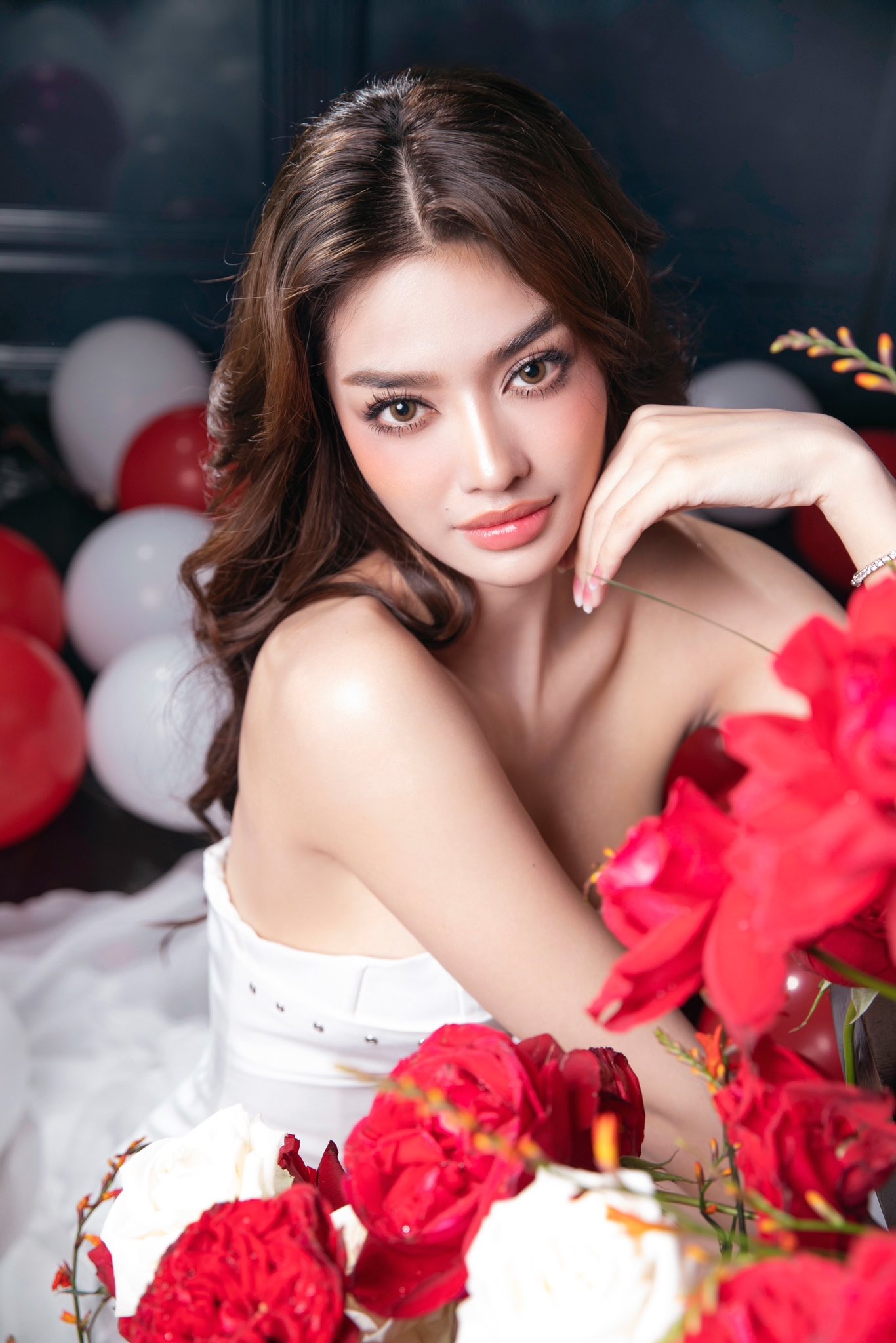 Chuyện lạ gì đang xảy ra với Á hậu 2k dính tin đồn với bác sĩ thẩm mỹ?- Ảnh 9.
