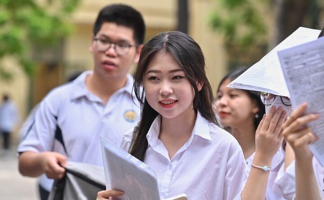 Giữa cơn sốt AI, phụ huynh và học sinh đổ xô vào Khoa học máy tính, chuyên gia nói: "Làm chủ" tương lai phải là ngành này!- Ảnh 1.
