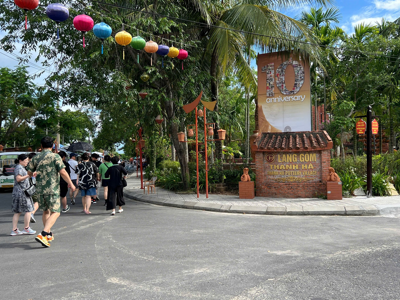 Du khách say mê nơi đất và lửa kể chuyện làng gốm 500 năm- Ảnh 1.