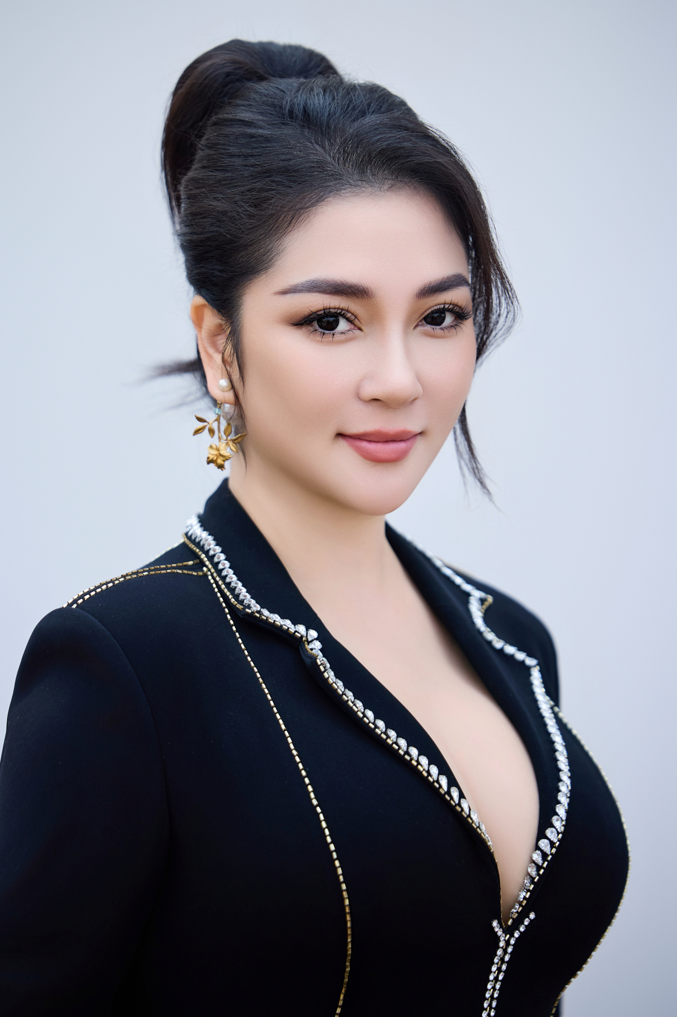 Hoa hậu Việt Nam cạo trọc đầu để đóng phim, diễn cảnh nóng khi bị zona thần kinh bây giờ ra sao?- Ảnh 7. Hoa hậu Việt Nam cạo trọc đầu để đóng phim, diễn cảnh nóng khi bị zona thần kinh bây giờ ra sao?- Ảnh 7.