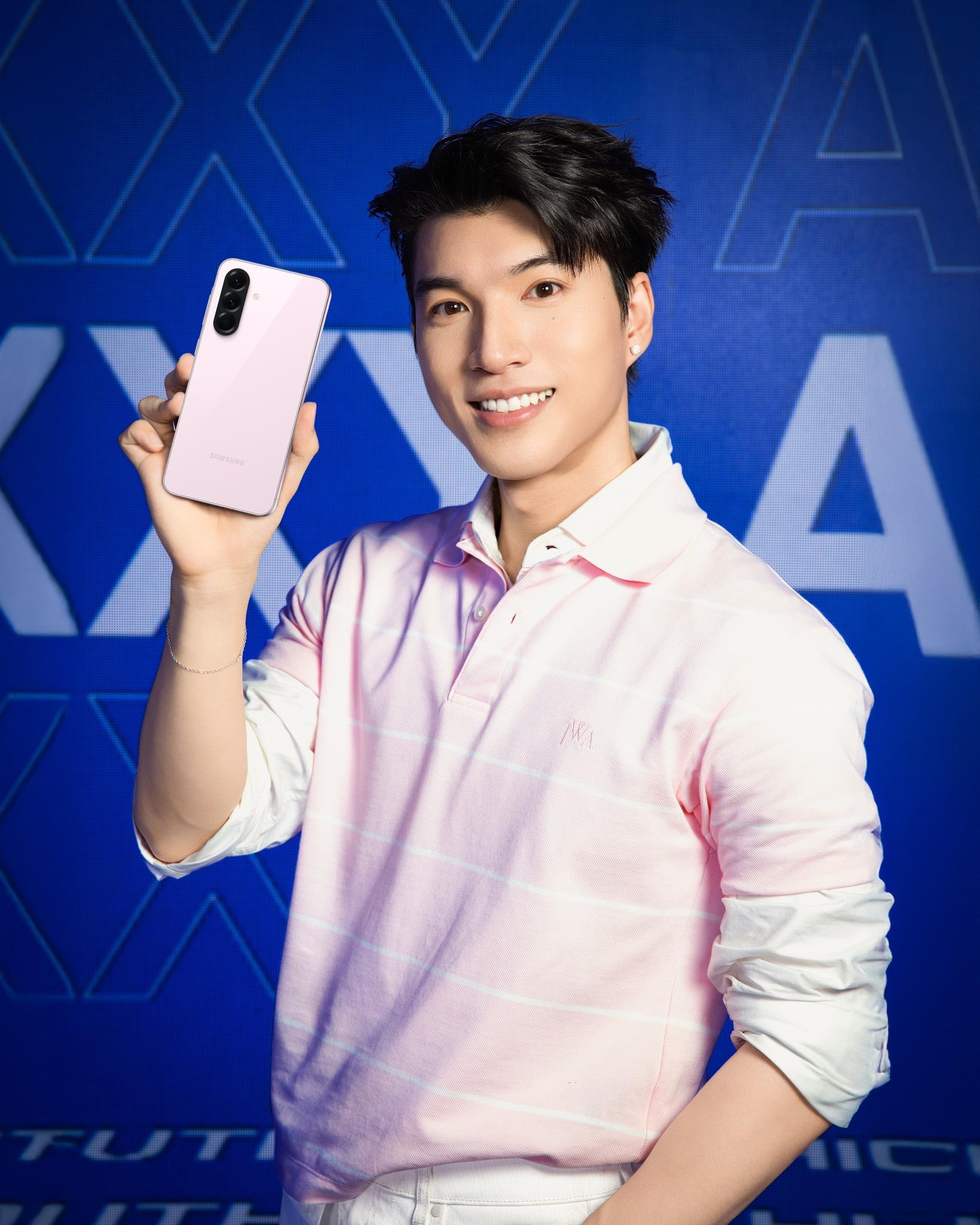 Sống tràn cảm hứng, ghi điểm thần thái cùng Galaxy A56 5G Hồng trẻ trung- Ảnh 3.