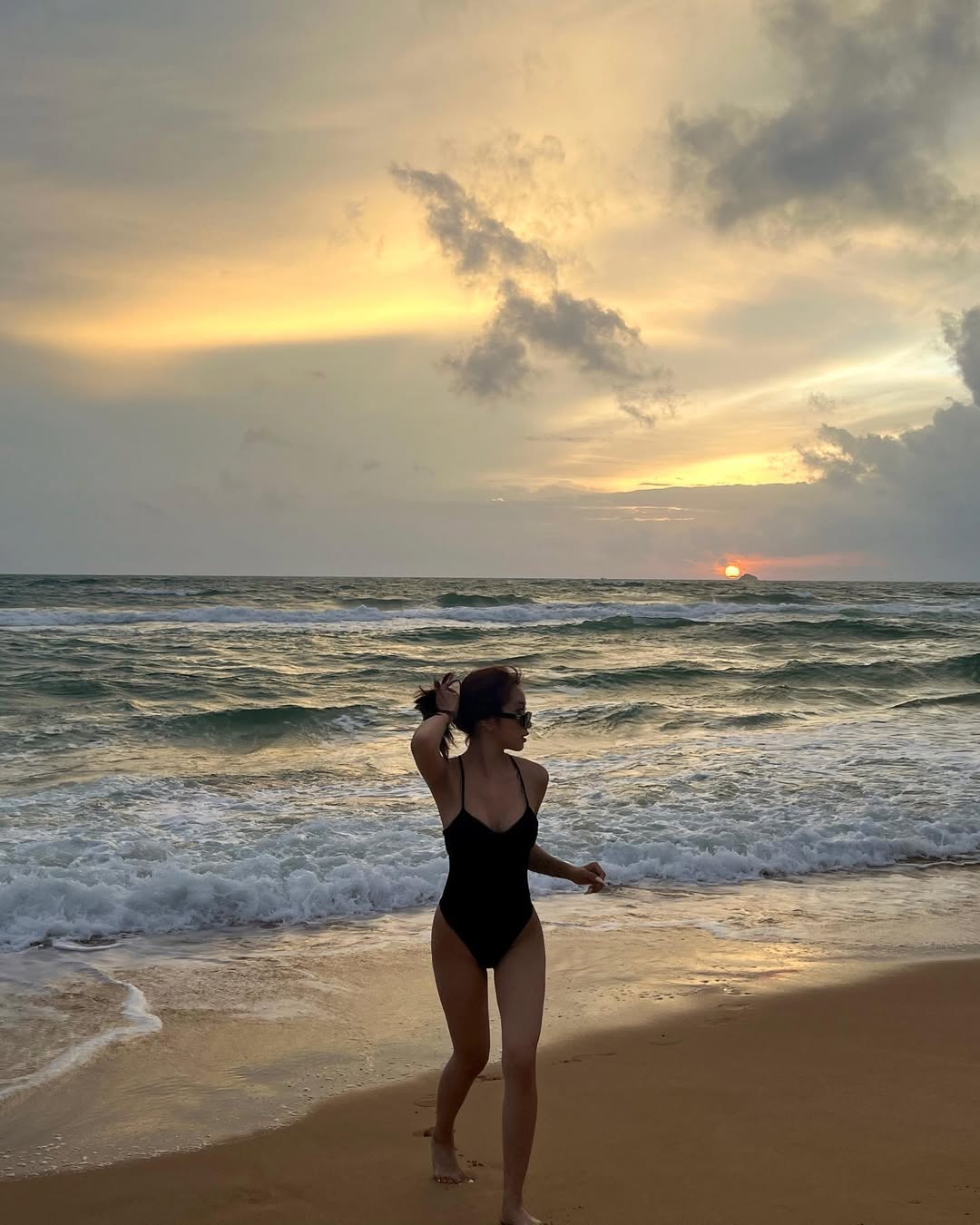 Huyền 2k4 diện bikini nóng hơn mùa hè, dáng đỉnh đến nỗi không ai nghĩ cô đã qua sinh nở- Ảnh 19.