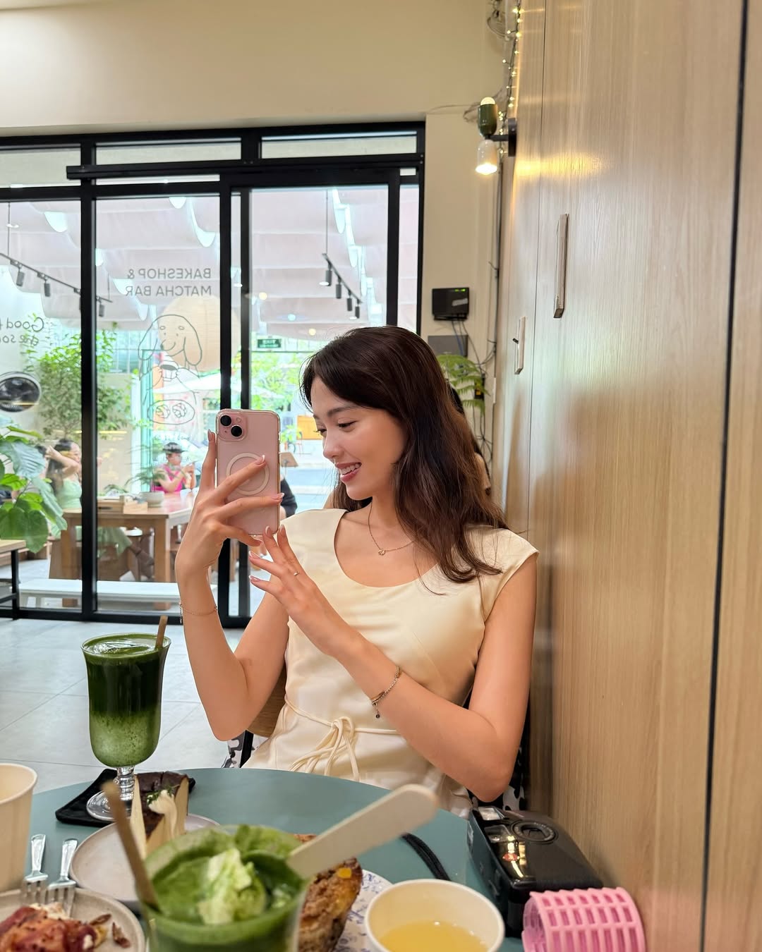 "Bông hồng lai" đang khiến TikTok điên đảo vì nhan sắc, style sành điệu toàn mẫu local brand Việt xinh!- Ảnh 9.