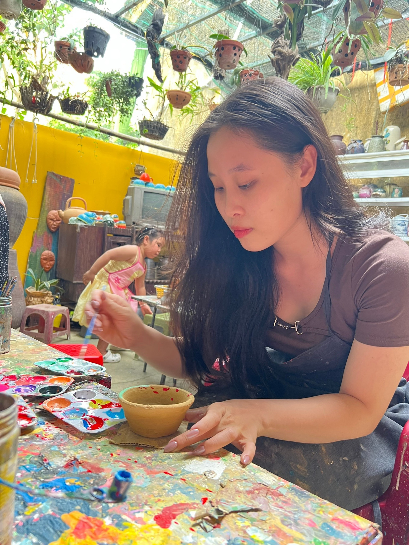 Du khách say mê nơi đất và lửa kể chuyện làng gốm 500 năm- Ảnh 4.