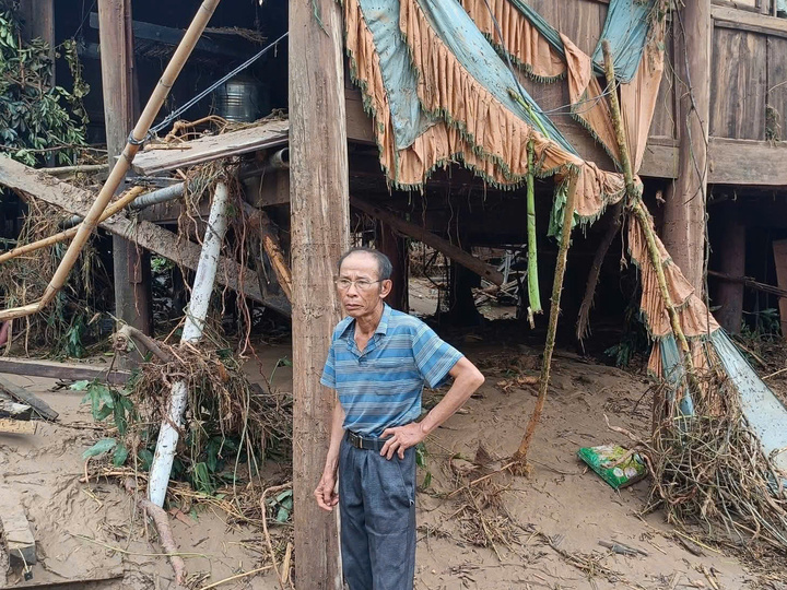 Mỹ Lý sau một ngày bị lũ cày nát: Người dân bới bùn tìm lại cuộc sống đã mất- Ảnh 14.