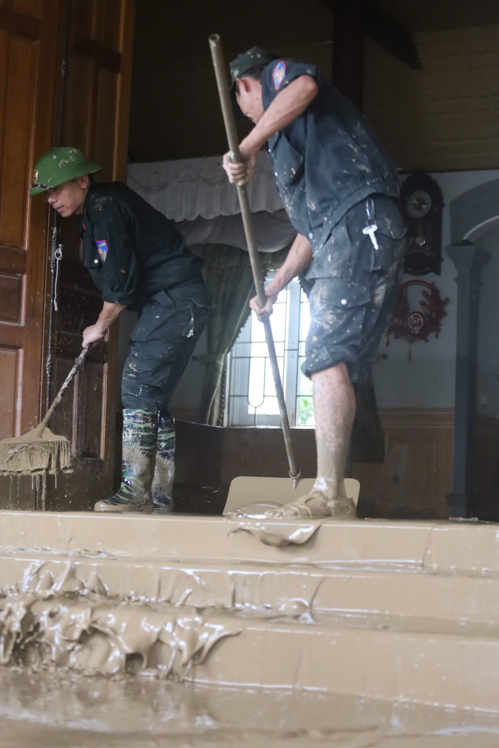Nghệ An: Nhiều thôn bản bị cô lập, mất kết nối liên lạc- Ảnh 3.