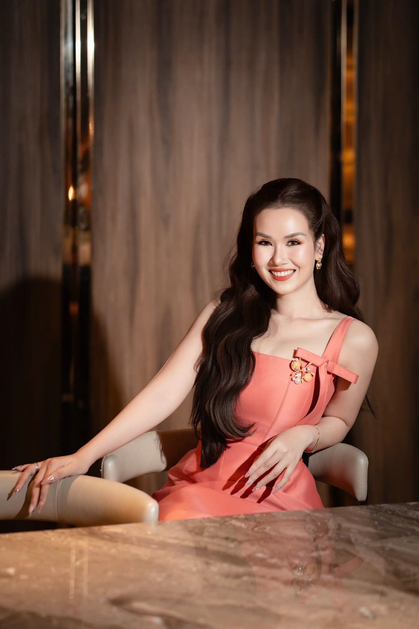 Chuyện tình định mệnh của nữ nghệ sĩ đình đám và đại gia Ấn Độ, được chồng đưa tiền quản lý- Ảnh 6. Chuyện tình định mệnh của nữ nghệ sĩ đình đám và đại gia Ấn Độ, được chồng đưa tiền quản lý- Ảnh 6.