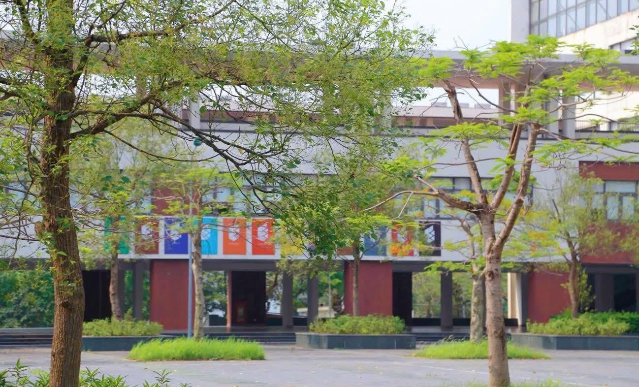 Ngôi trường "đỉnh" nhất lúc này: 3 năm liền có học sinh đạt HCV Olympic Quốc tế, gần như năm nào cũng có Thủ khoa, Á khoa thi ĐH- Ảnh 16. Ngôi trường "đỉnh" nhất lúc này: 3 năm liền có học sinh đạt HCV Olympic Quốc tế, gần như năm nào cũng có Thủ khoa, Á khoa thi ĐH- Ảnh 16.