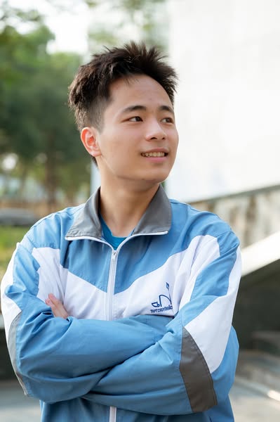 Ngôi trường "đỉnh" nhất lúc này: 3 năm liền có học sinh đạt HCV Olympic Quốc tế, gần như năm nào cũng có Thủ khoa, Á khoa thi ĐH- Ảnh 1. Ngôi trường "đỉnh" nhất lúc này: 3 năm liền có học sinh đạt HCV Olympic Quốc tế, gần như năm nào cũng có Thủ khoa, Á khoa thi ĐH- Ảnh 1.
