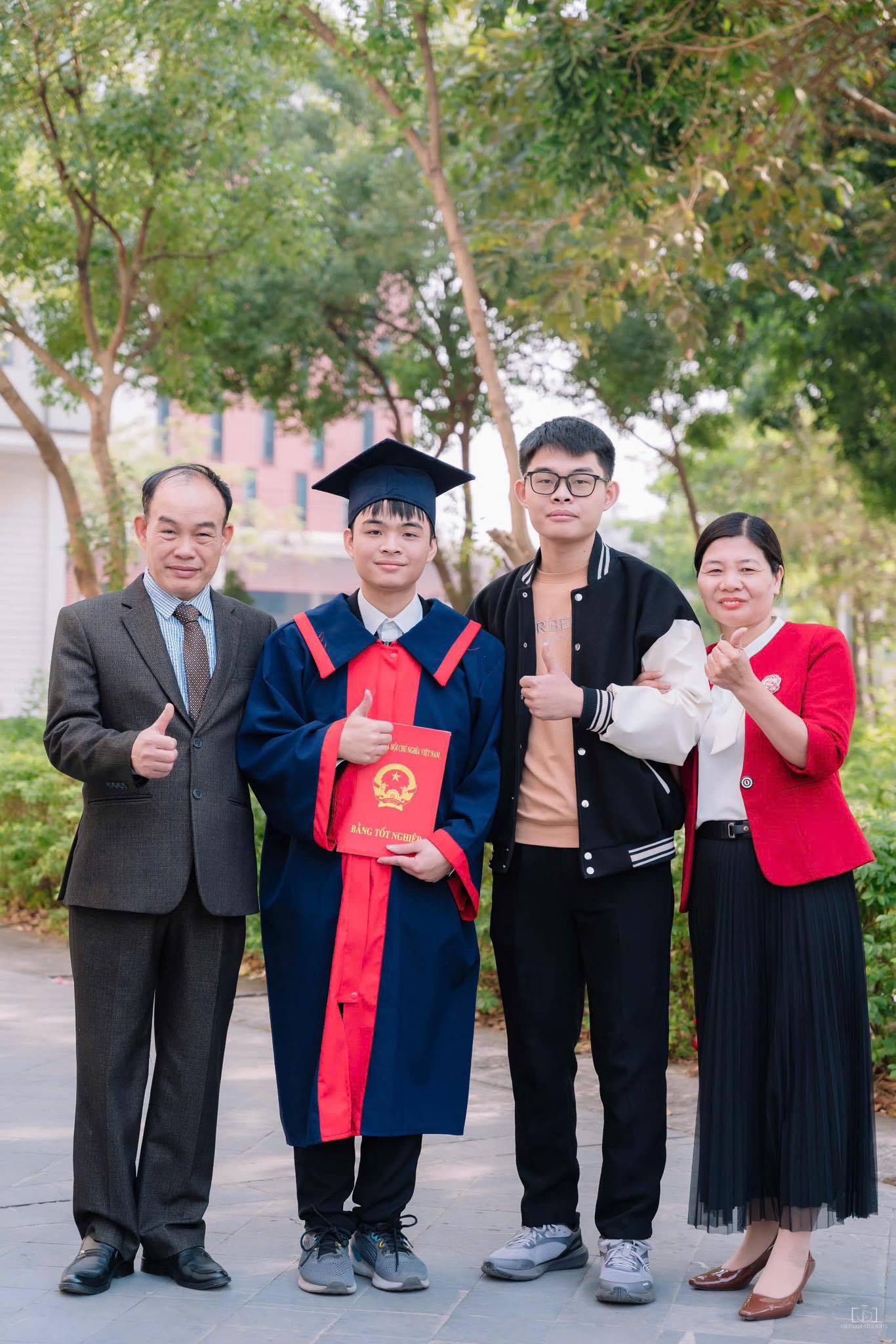 Ngôi trường "đỉnh" nhất lúc này: 3 năm liền có học sinh đạt HCV Olympic Quốc tế, gần như năm nào cũng có Thủ khoa, Á khoa thi ĐH- Ảnh 11. Ngôi trường "đỉnh" nhất lúc này: 3 năm liền có học sinh đạt HCV Olympic Quốc tế, gần như năm nào cũng có Thủ khoa, Á khoa thi ĐH- Ảnh 11.
