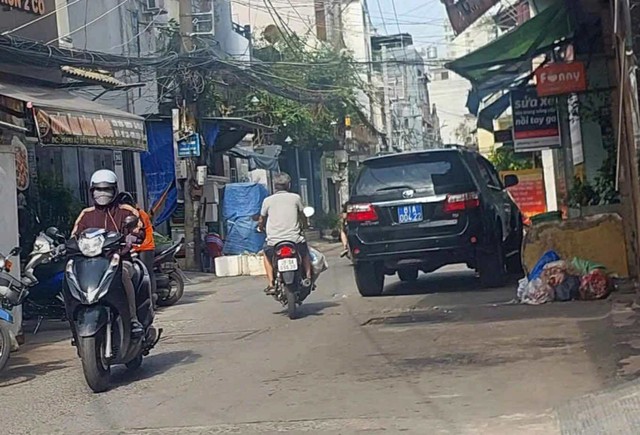 Hiện trường nơi phát hiện thi thể nữ giới giấu trong vali ở TP.HCM- Ảnh 1.