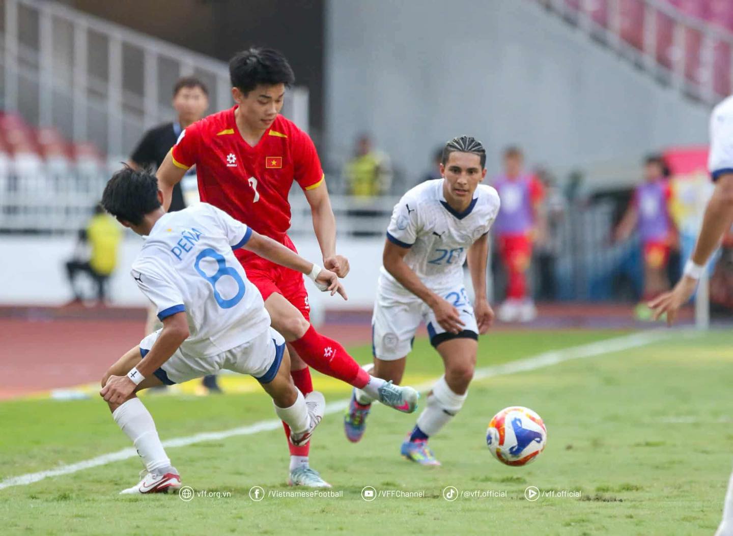 Xuân Bắc, Đình Bắc toả sáng, U23 Việt Nam xuất sắc đánh bại U23 Philippines giành vé vào chung kết U23 Đông Nam Á 2025- Ảnh 3.