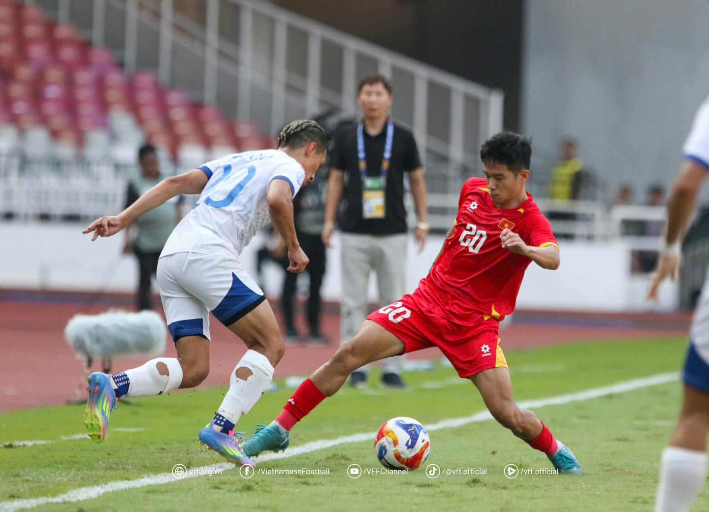 Xuân Bắc, Đình Bắc toả sáng, U23 Việt Nam xuất sắc đánh bại U23 Philippines giành vé vào chung kết U23 Đông Nam Á 2025- Ảnh 2.