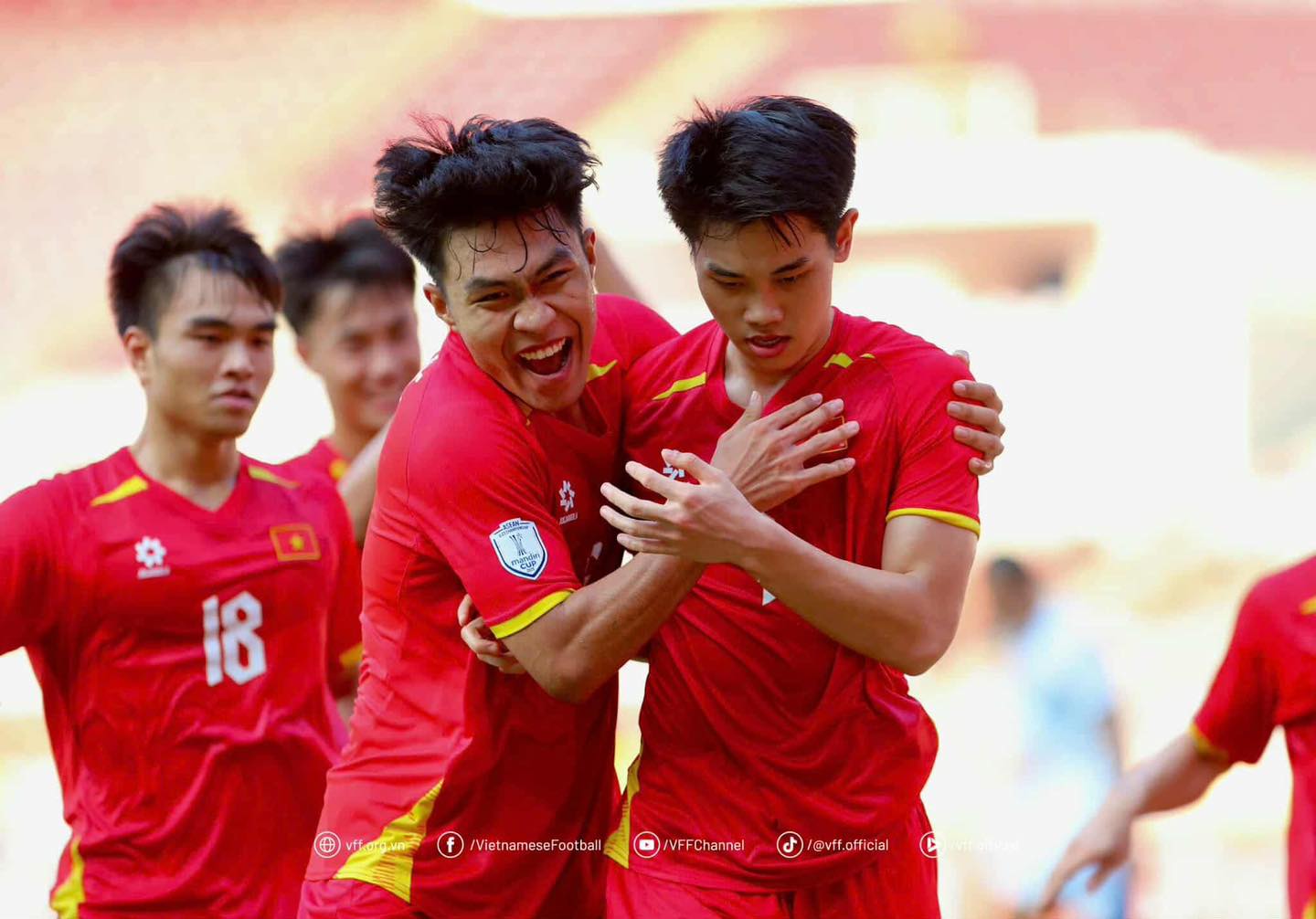 Xuân Bắc, Đình Bắc toả sáng, U23 Việt Nam xuất sắc đánh bại U23 Philippines giành vé vào chung kết U23 Đông Nam Á 2025- Ảnh 1.