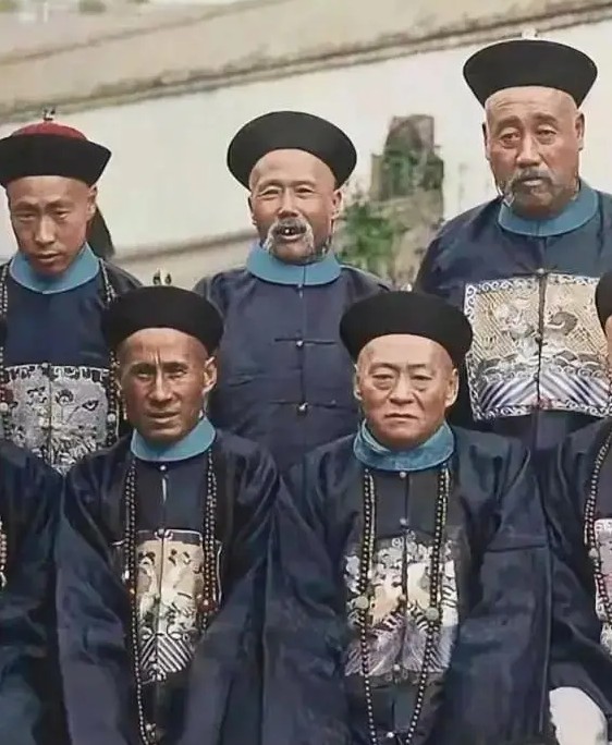 14 ảnh hiếm thời nhà Thanh: Hình thực tế cao thủ đại nội, quan lại khác hoàn toàn với phim gây ngỡ ngàng- Ảnh 10.
