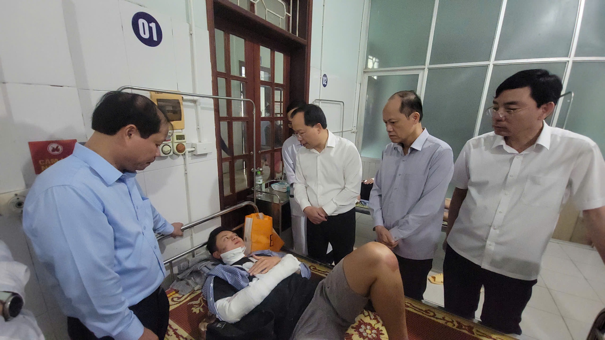 Nạn nhân vụ xe khách lật ở Hà Tĩnh: “Khung cảnh lúc đó rất hỗn loạn và kinh hoàng”- Ảnh 3.