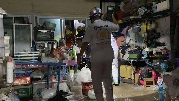 Cháy nhà lúc rạng sáng, 4 người trong một gia đình thiệt mạng- Ảnh 2. Cháy nhà lúc rạng sáng, 4 người trong một gia đình thiệt mạng- Ảnh 2.