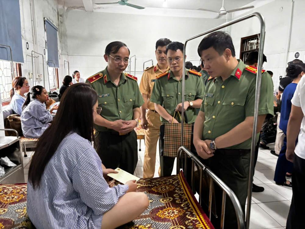 Nạn nhân vụ xe khách lật ở Hà Tĩnh: “Khung cảnh lúc đó rất hỗn loạn và kinh hoàng”- Ảnh 6.