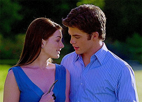 Vẻ đẹp năm 19 tuổi của Anne Hathaway đúng là huyền thoại, sao có thể vừa ngọt ngào vừa sang chảnh quý tộc thế này!- Ảnh 15.
