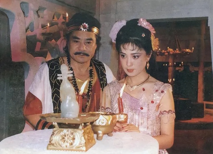 Mỹ nữ sa ngã rúng động showbiz: Bị bắt vì mở tiệc ma túy đá, còn rủ rê em gái và chị họ- Ảnh 4. Mỹ nữ sa ngã rúng động showbiz: Bị bắt vì mở tiệc ma túy đá, còn rủ rê em gái và chị họ- Ảnh 4.