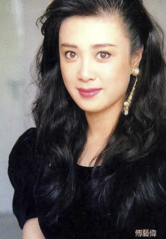 Mỹ nữ sa ngã rúng động showbiz: Bị bắt vì mở tiệc ma túy đá, còn rủ rê em gái và chị họ- Ảnh 5. Mỹ nữ sa ngã rúng động showbiz: Bị bắt vì mở tiệc ma túy đá, còn rủ rê em gái và chị họ- Ảnh 5.