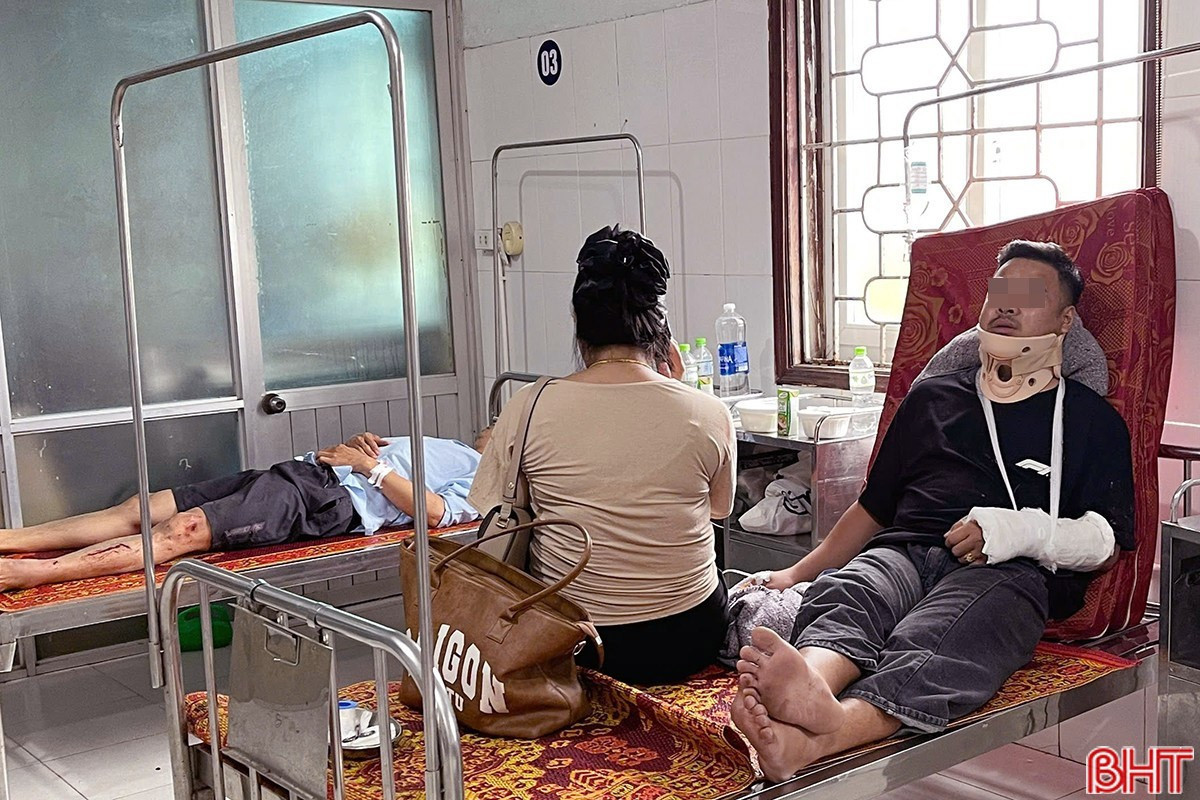 Thông tin mới nhất về sức khỏe 15 nạn nhân vụ lật xe khách kinh hoàng ở Hà Tĩnh- Ảnh 1.